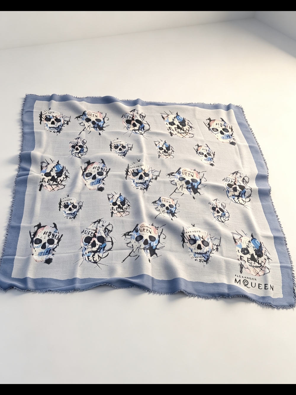 Alexander McQueen oversized square scarf - Picture 4 of 8